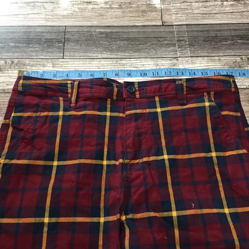 Empyre Relaxed Plaid Chino Shorts Men’s 33 Red Blue (Inseam 10.5)